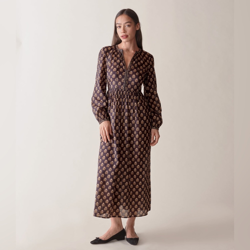 DOEN RHIANNON DRESS
IN NOIR MEADOWSWEET FLORAL